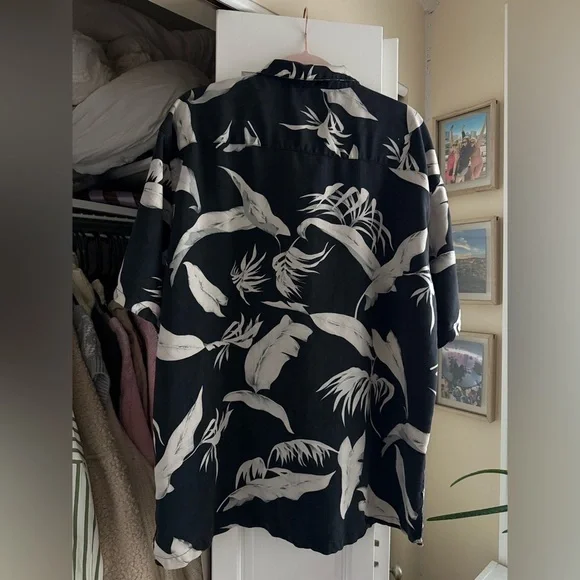 Tommy Bahama Floral Polo Shirt​​ - Picture 4 of 4